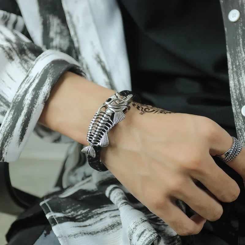Retro Fish Skeleton Bracelet for Men – 304 Stainless Steel Magnetic Leather Bangle