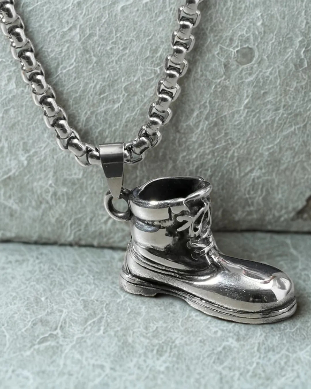 Men’s Boot Pendant Necklace – Rugged Titanium Steel Work Boot Design (45–55cm Chain)