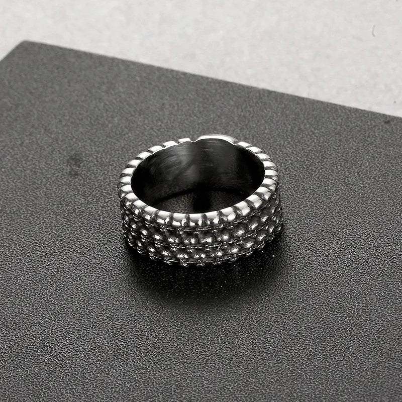 Hip-Hop Skull Textured Stainless Steel Ring for Men – 8mm Wide, Gothic Halloween Style