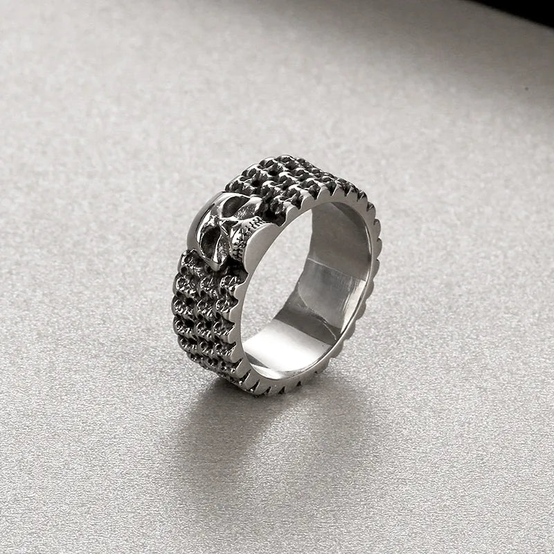 Hip-Hop Skull Textured Stainless Steel Ring for Men – 8mm Wide, Gothic Halloween Style