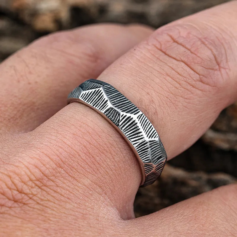 Textured Mountain Peak 304 Stainless Steel Ring for Men – Modern Rugged Design