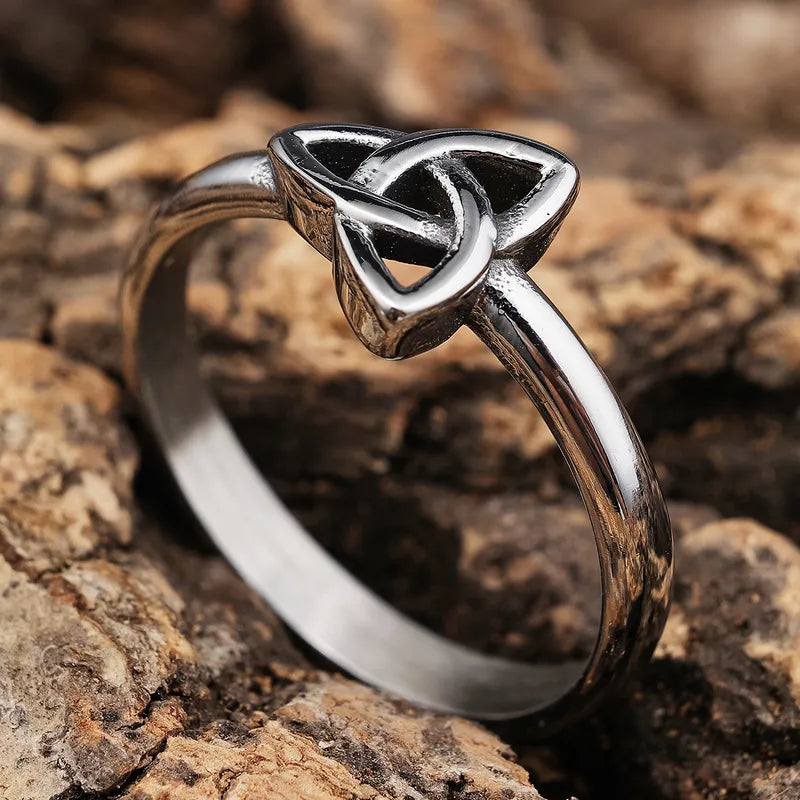 Celtic Knot Stainless Steel Ring for Men – Minimalist Silver Finish