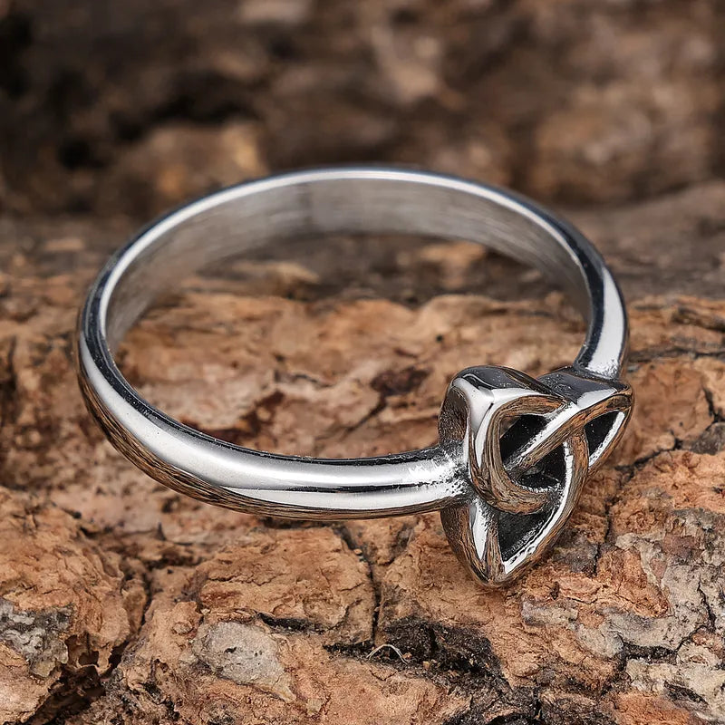Celtic Knot Stainless Steel Ring for Men – Minimalist Silver Finish