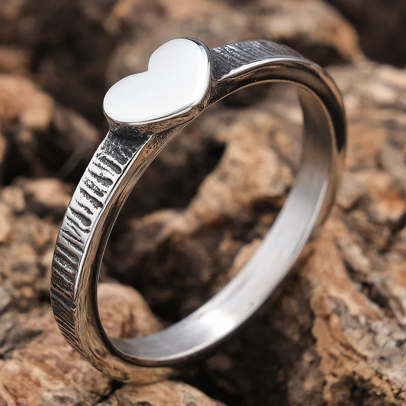 Minimalist Heart Charm Ring – Vintage-Style 316 Stainless Steel Ring